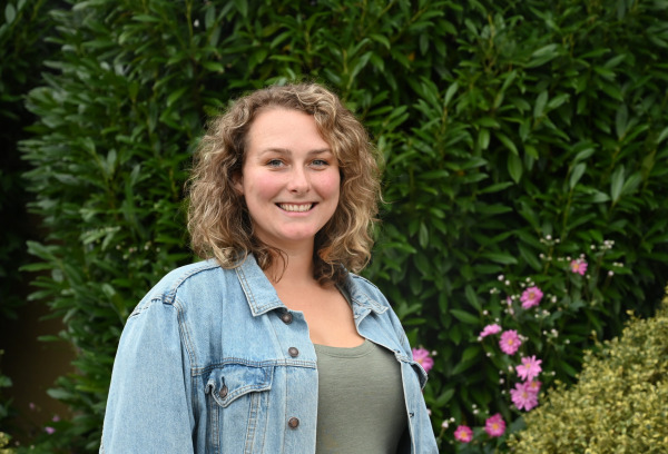 Custom Portrait Session with Artist & KWS 1st Grade Teacher Emily Zegel (‘14)